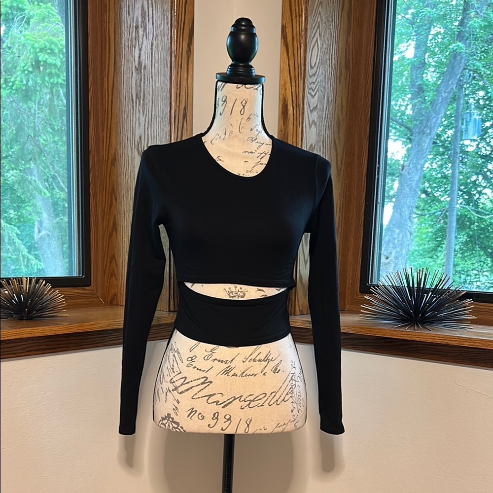 Adika Black Long Sleeve Cutout Top Size Medium